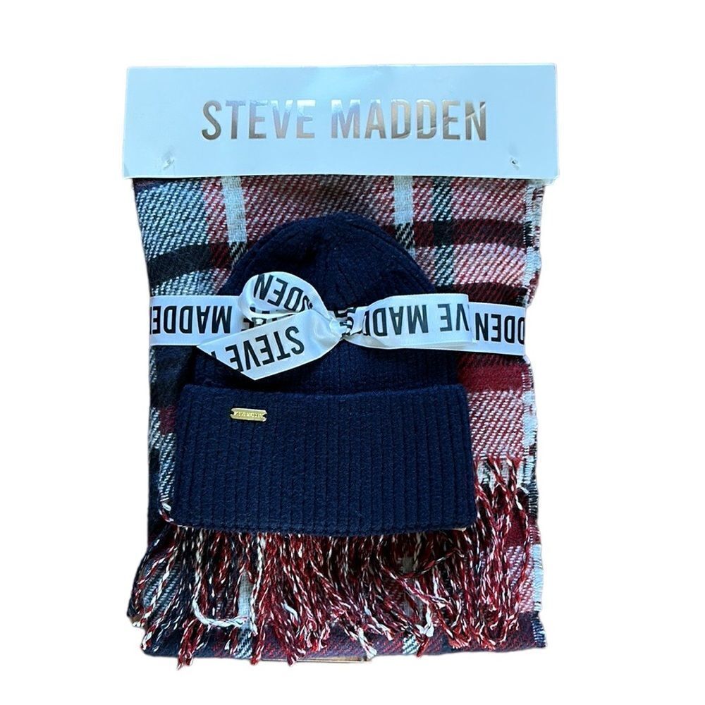 NEW Steve Madden Hat And Scarf Set